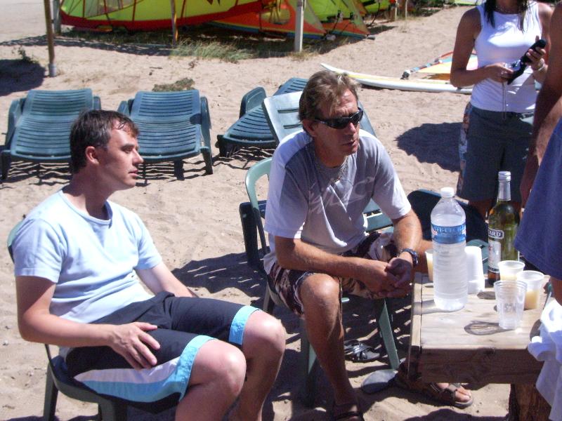IMGP2487 Apero vendredi midi - Frederic (suedois) et Gilles (le mono) 